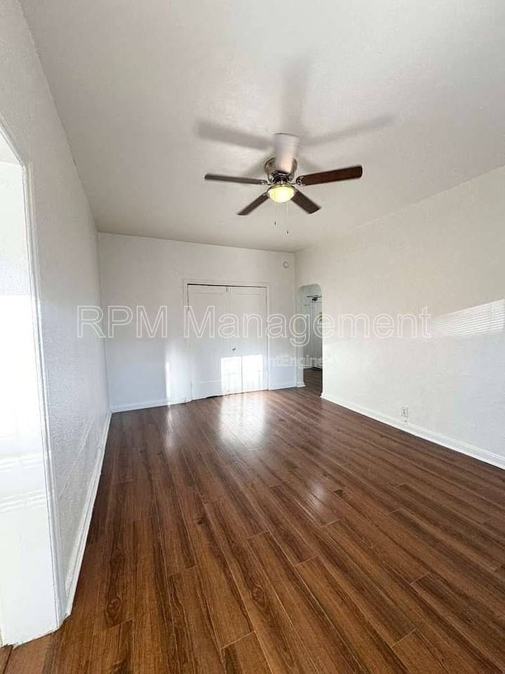 1101 S Norton Ave #101 - Photo 6 of 8