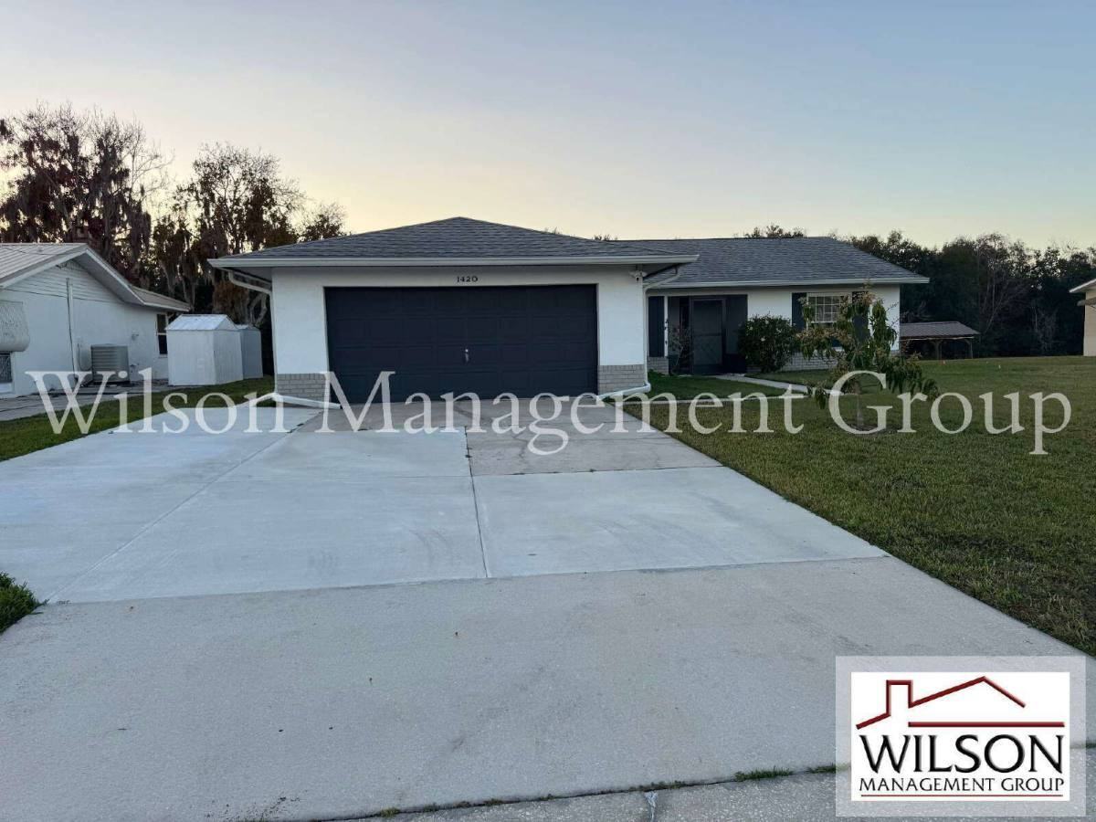 1420 Flamingo Dr - Photo 2 of 10