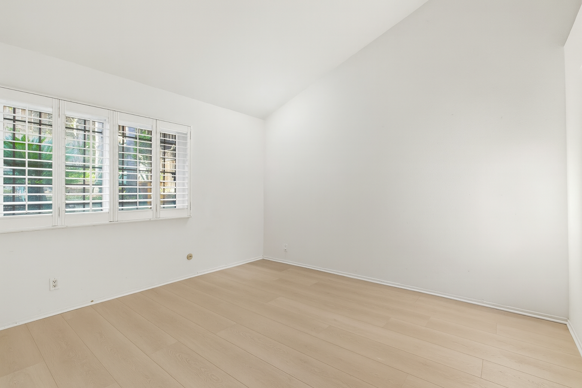 4345 Canoga Ave - Photo 5 of 9