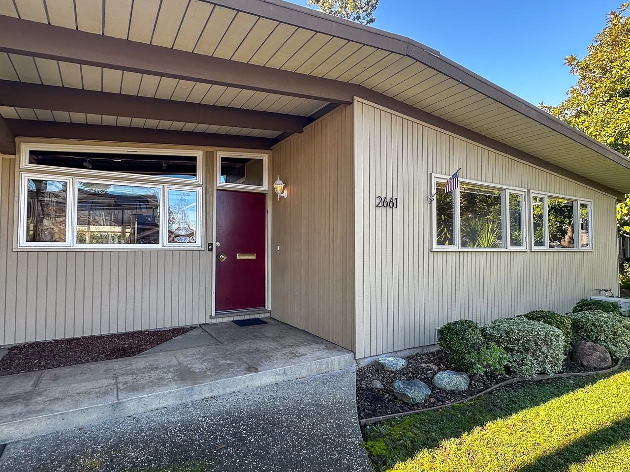 2661 Cardinal Ln - Photo 2 of 19