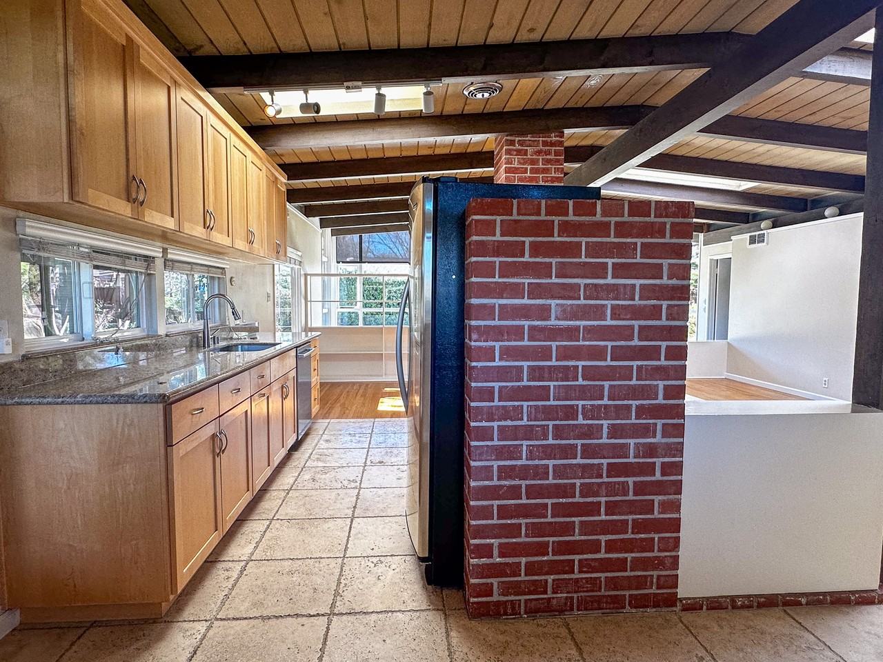 2661 Cardinal Ln - Photo 3 of 19