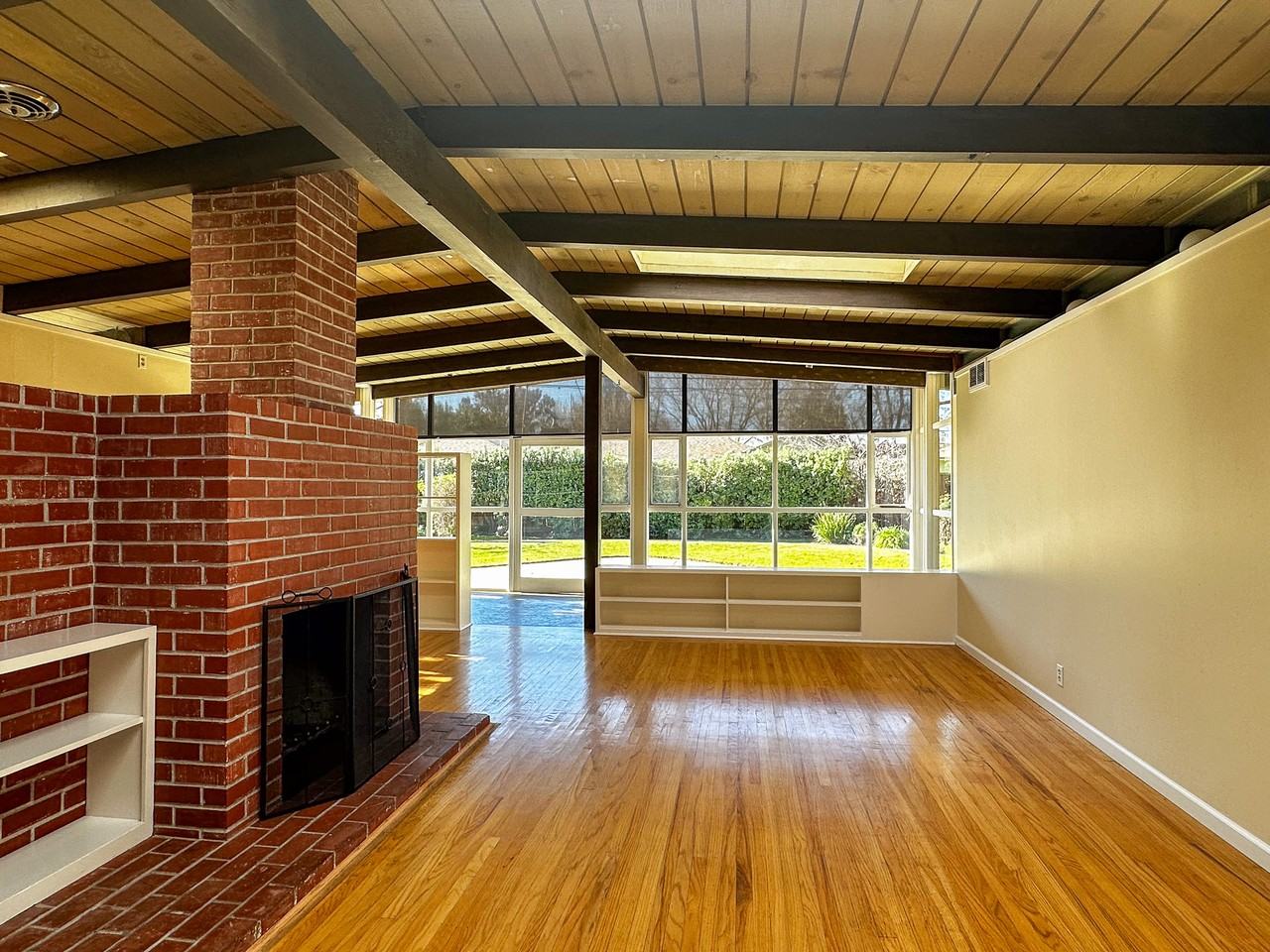 2661 Cardinal Ln - Photo 4 of 19