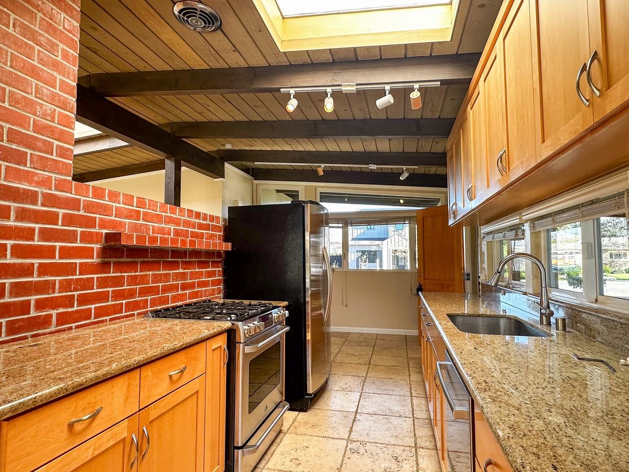 2661 Cardinal Ln - Photo 7 of 19