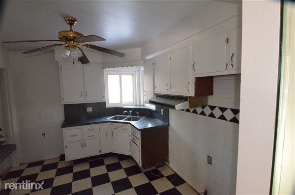 22414 Glendale St - Photo 3 of 10