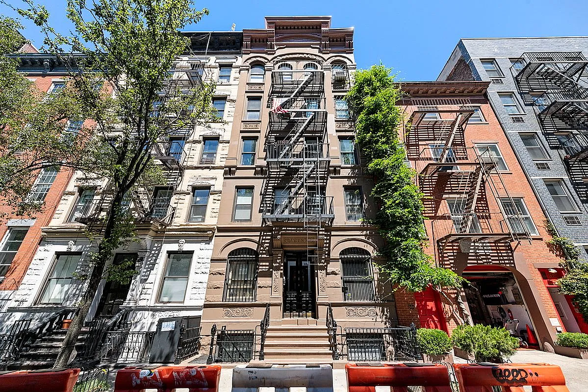 325 W 21st St #14 - Photo 7 of 8