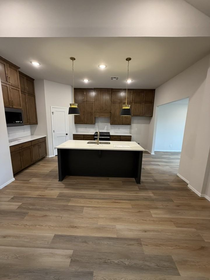 13442 S 72nd East Ave - Photo 2 of 13