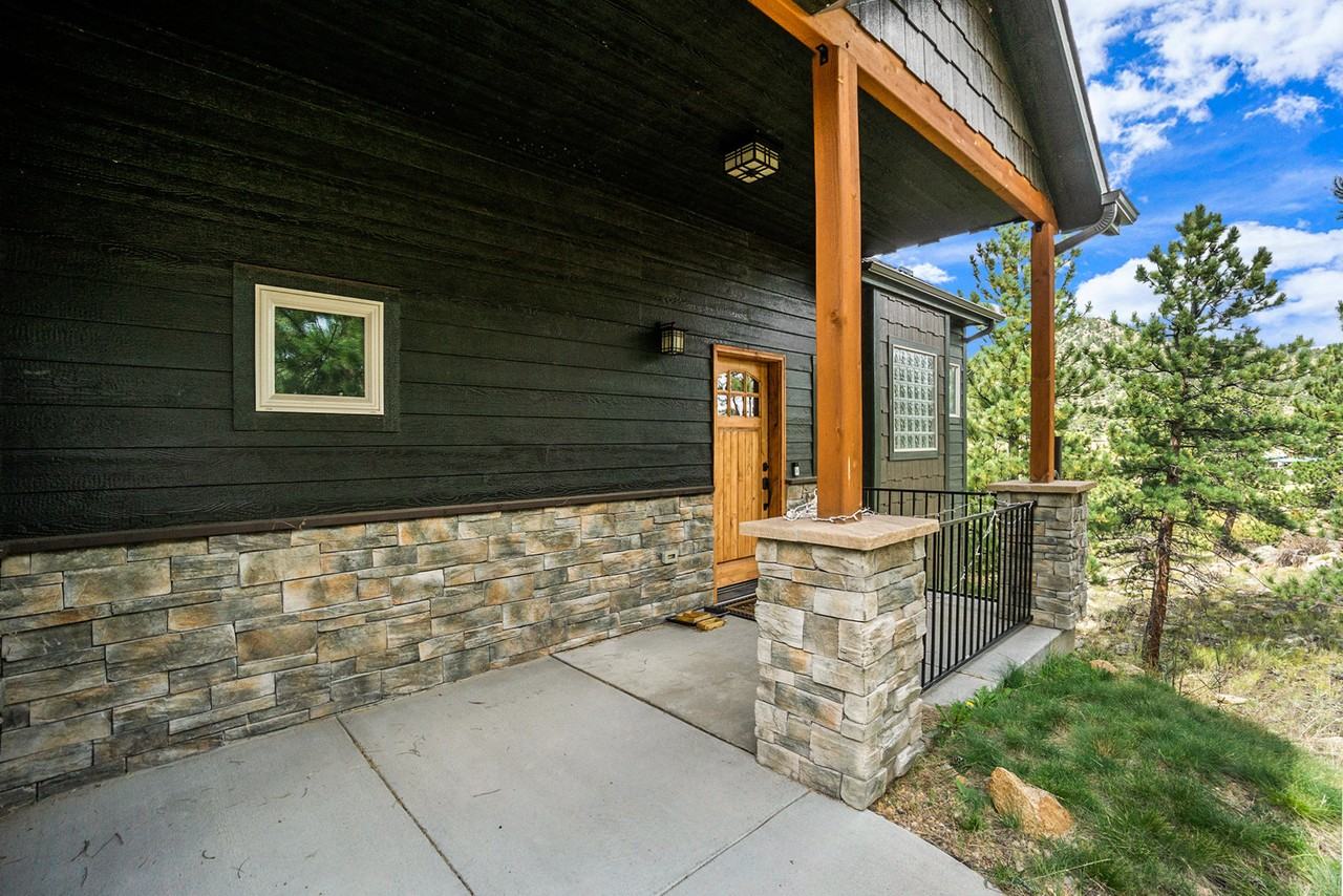 1355 Broadview Rd - Photo 3 of 26