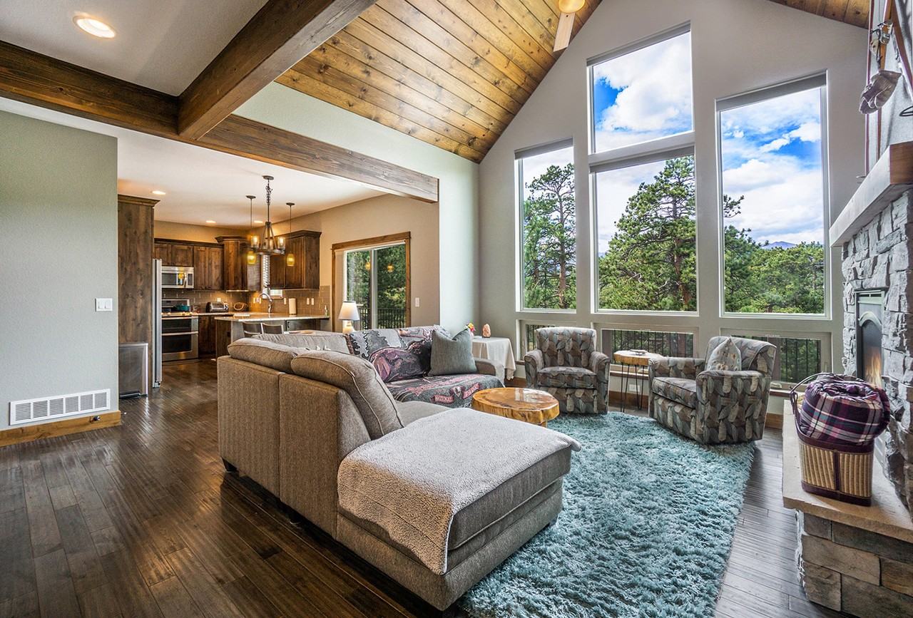 1355 Broadview Rd - Photo 4 of 26