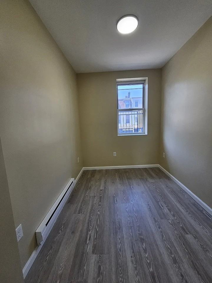 138 Monticello Ave - Photo 5 of 8