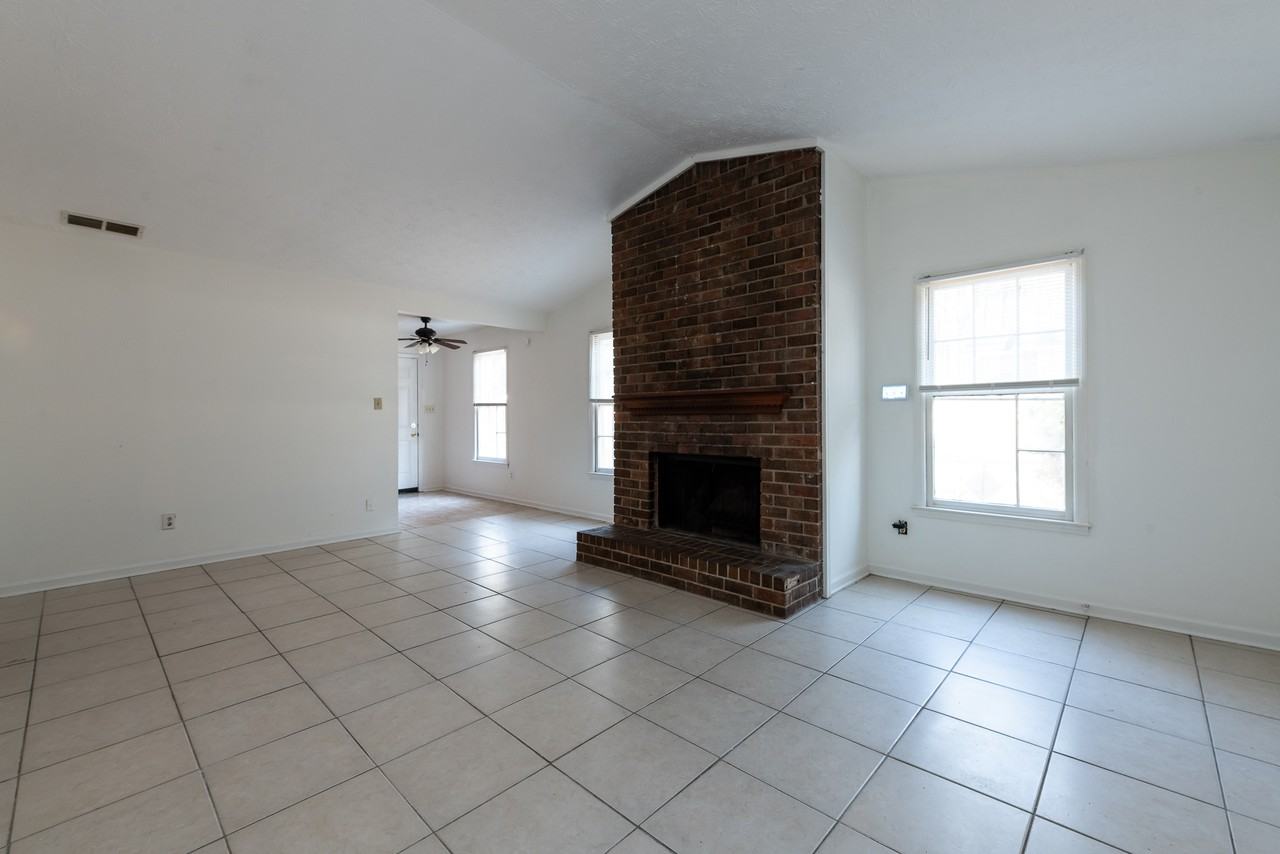 8173 Magnolia Dr - Photo 6 of 21