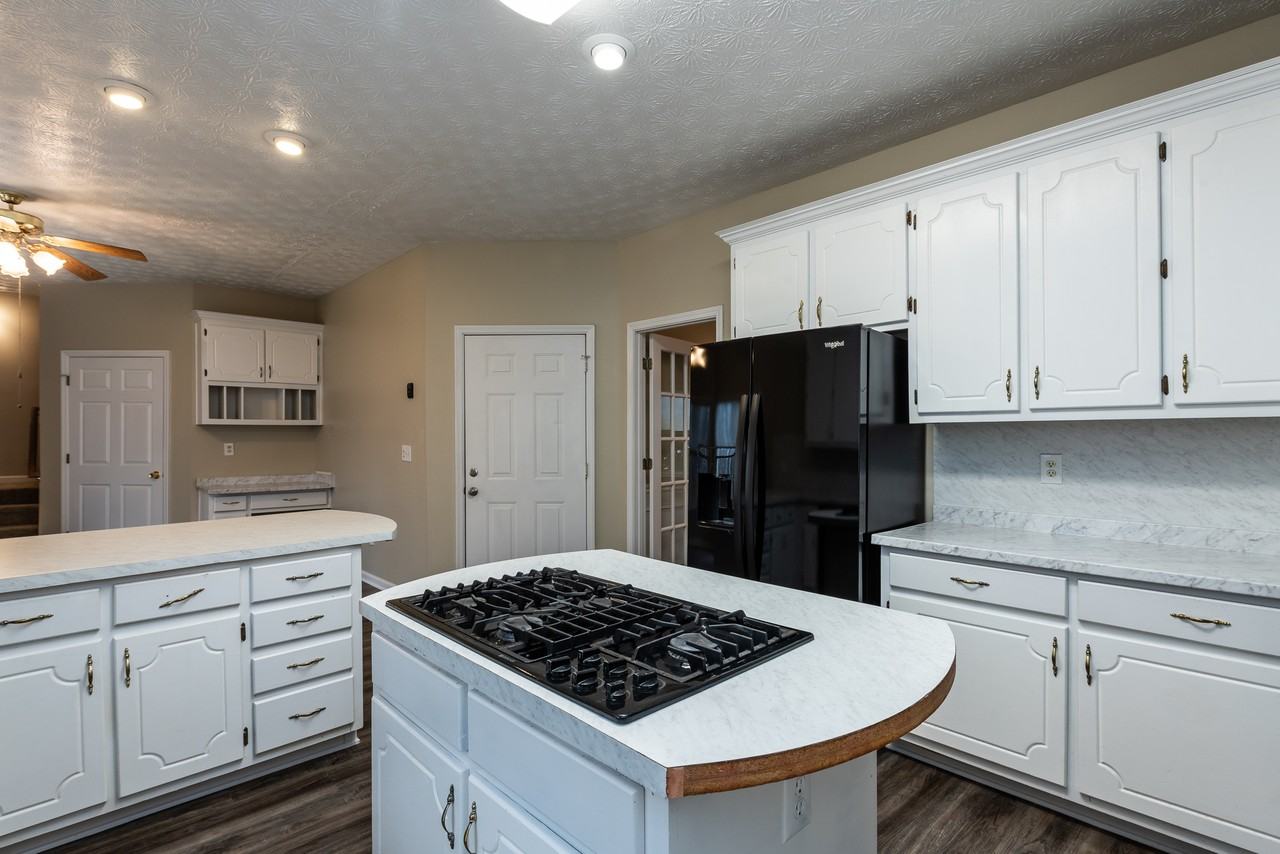 3213 Southridge - Photo 4 of 50