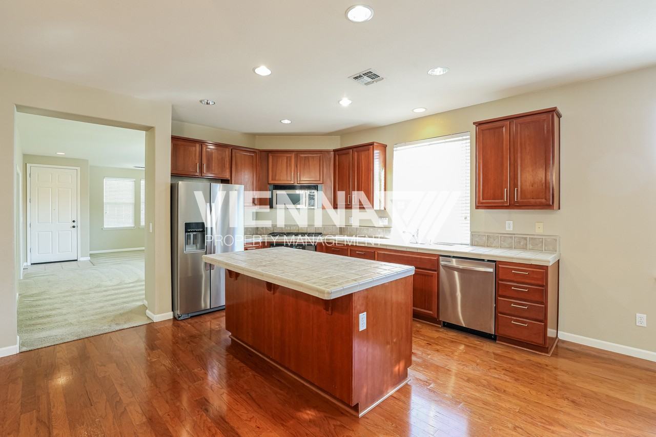 2608 Lark Sparrow Way - Photo 4 of 15