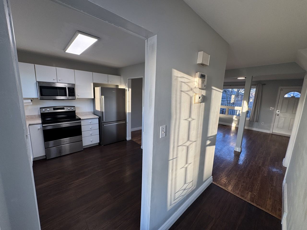 5521 Coronation Ave - Photo 3 of 45