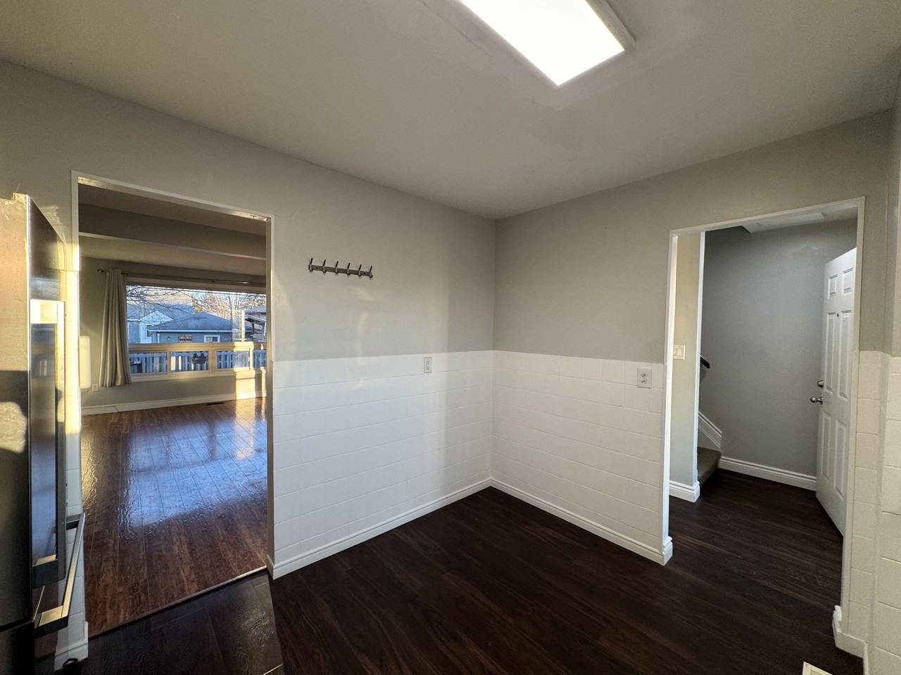 5521 Coronation Ave - Photo 7 of 45