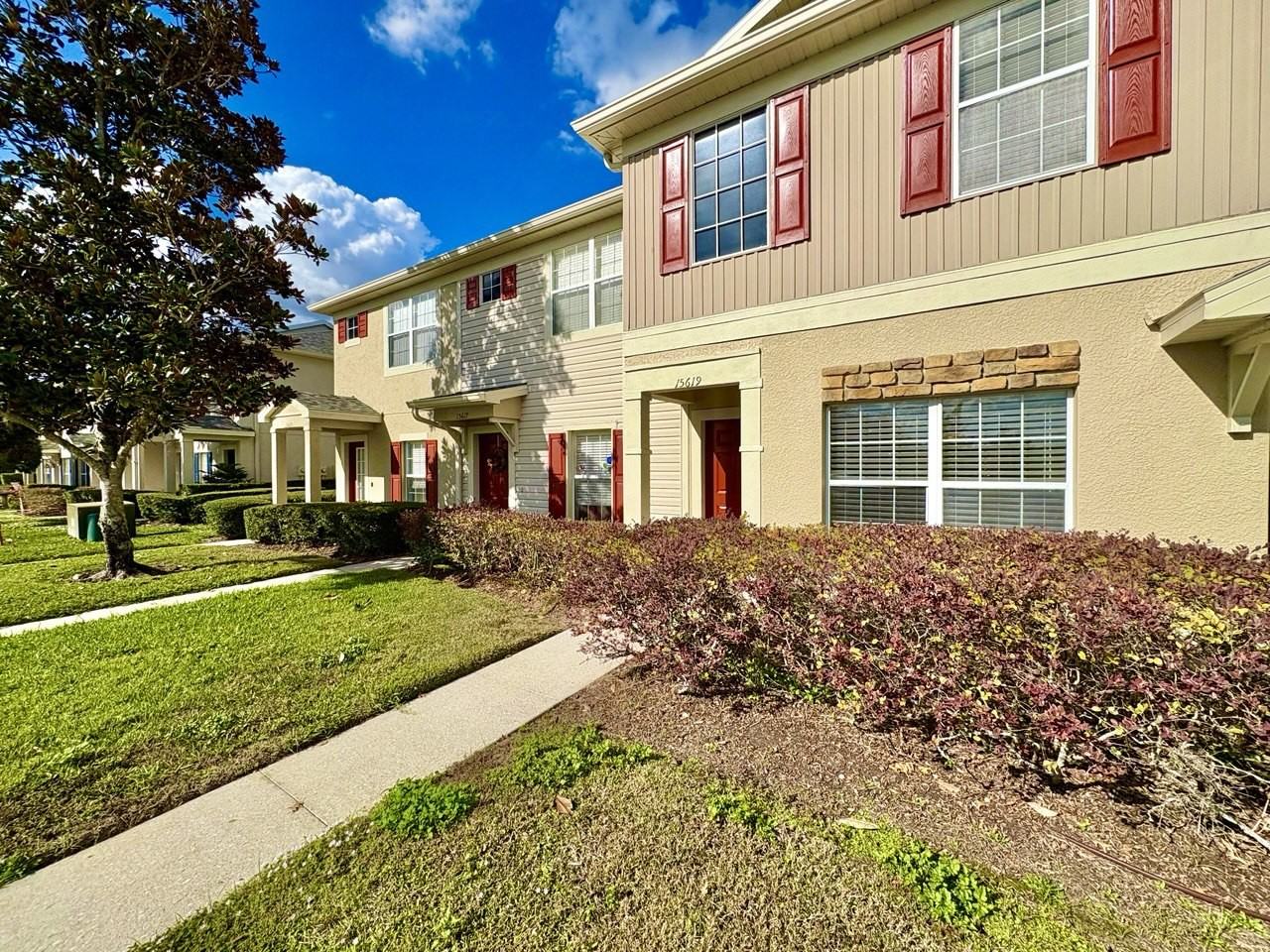 15619 Stable Run Dr - Photo 3 of 28