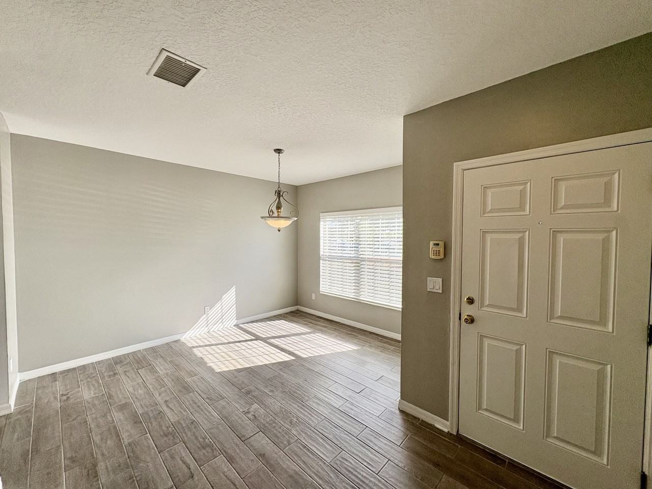 15619 Stable Run Dr - Photo 4 of 28