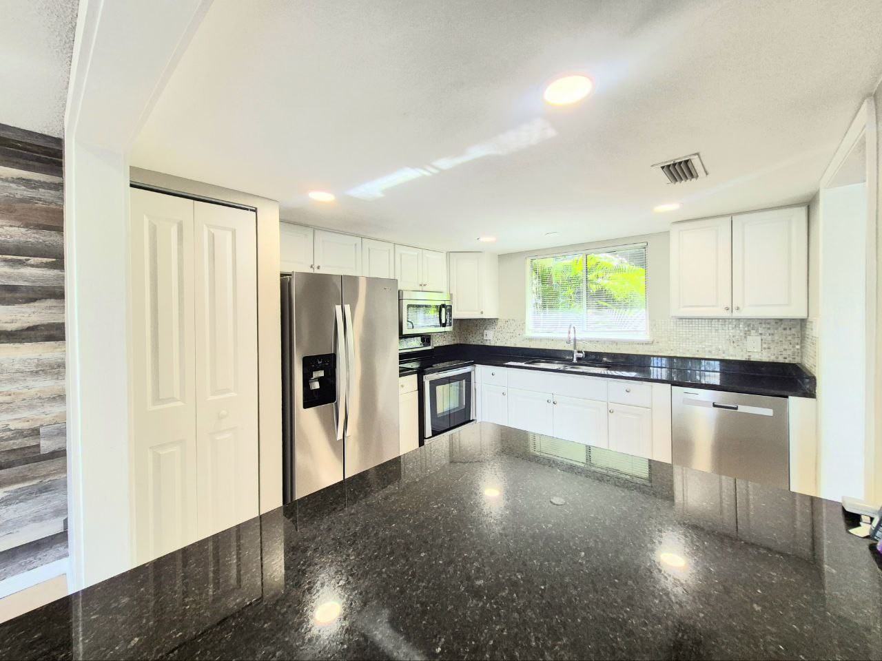 6345 Newtown Cir #A1 - Photo 5 of 36