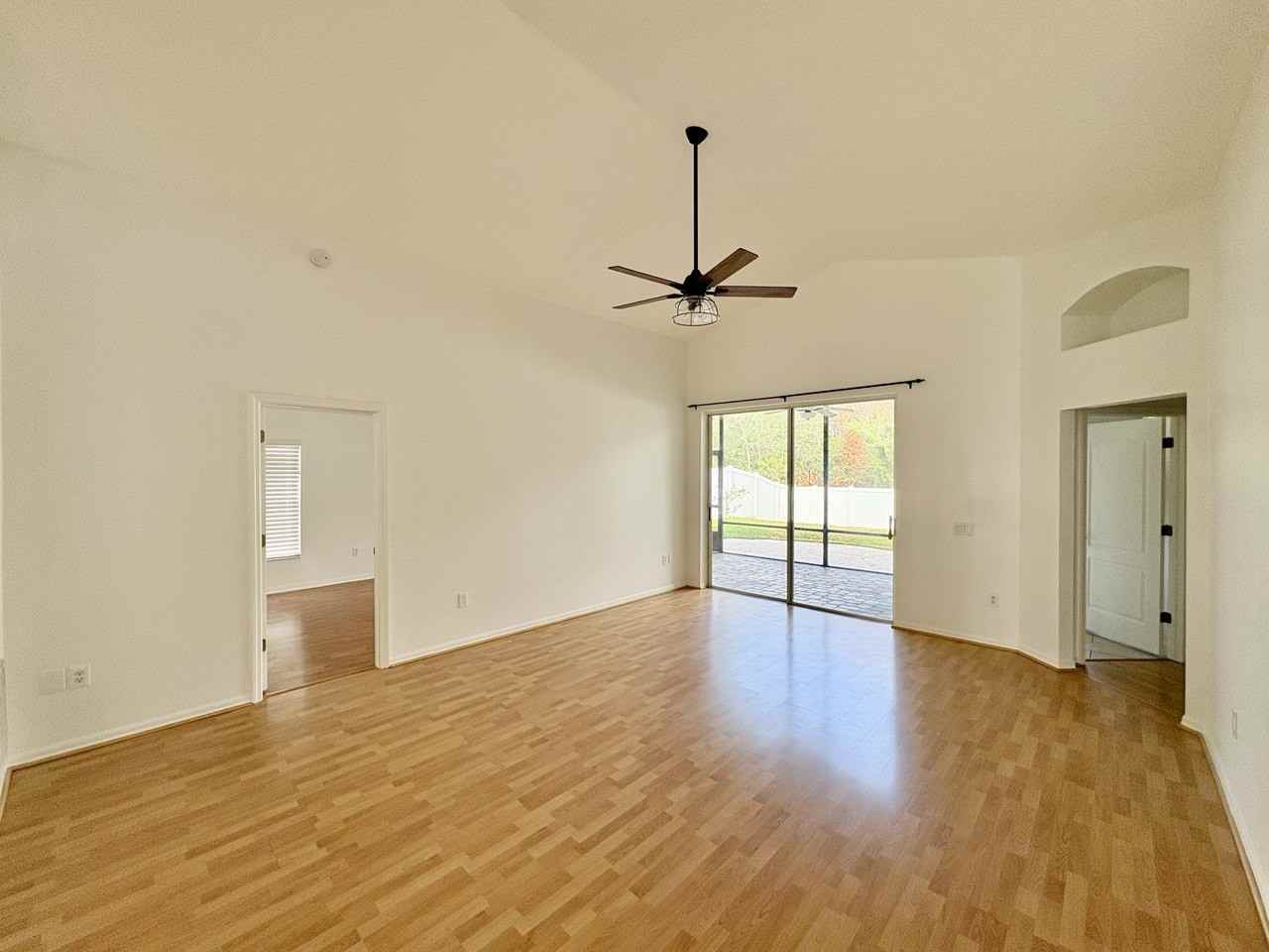 30643 Tremont Dr - Photo 4 of 28