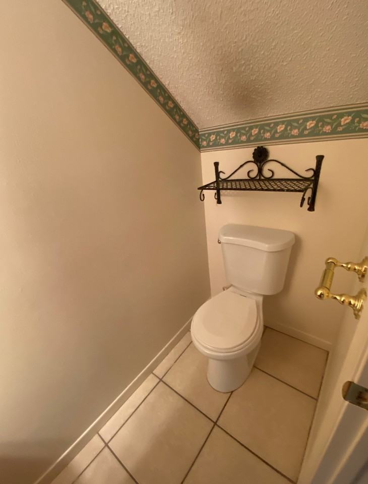 230 Oxford Ct - Photo 5 of 17