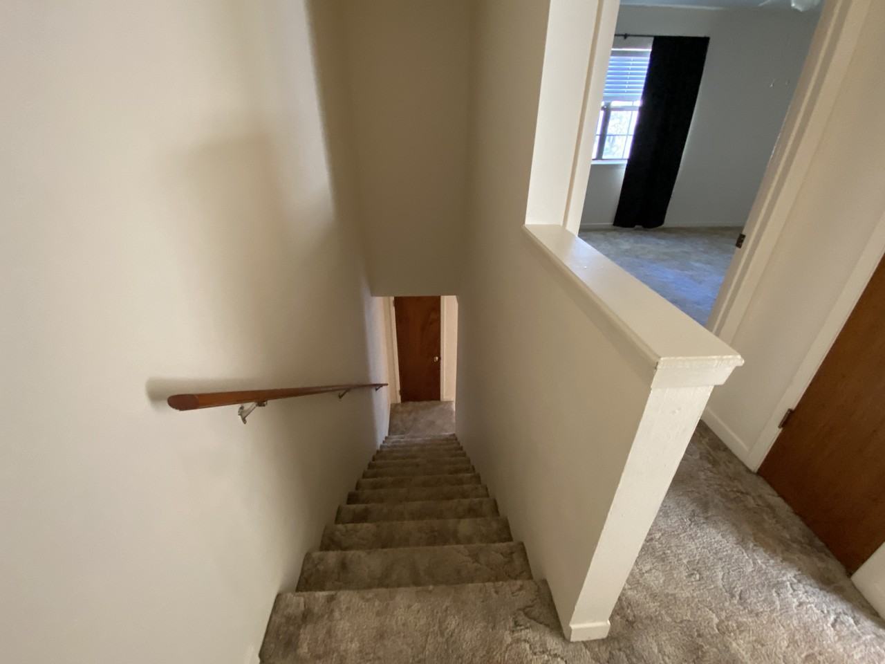 230 Oxford Ct - Photo 7 of 17