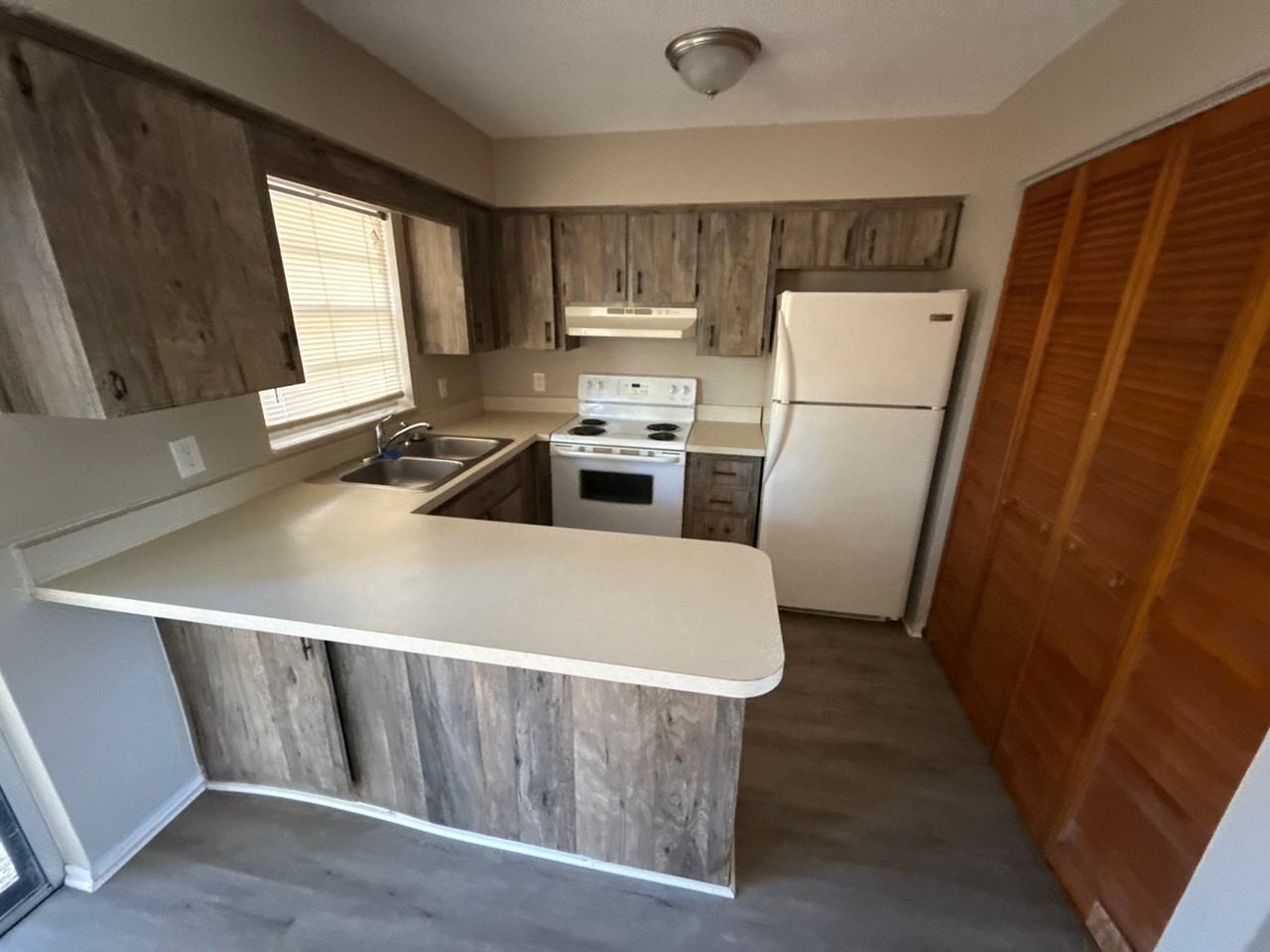 2374 S Sandburg Pt - Photo 3 of 11