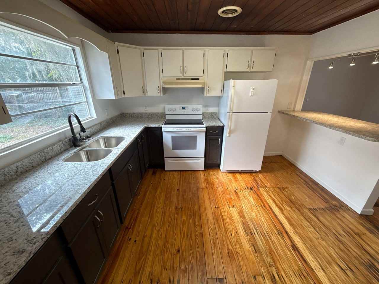 11046 W Seminole Pl - Photo 3 of 14