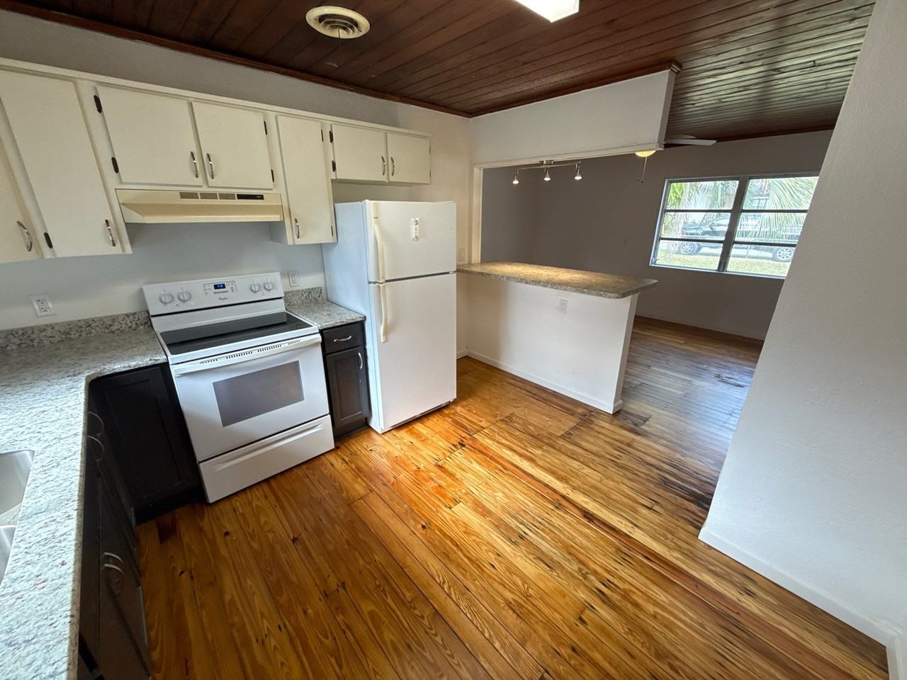 11046 W Seminole Pl - Photo 4 of 14