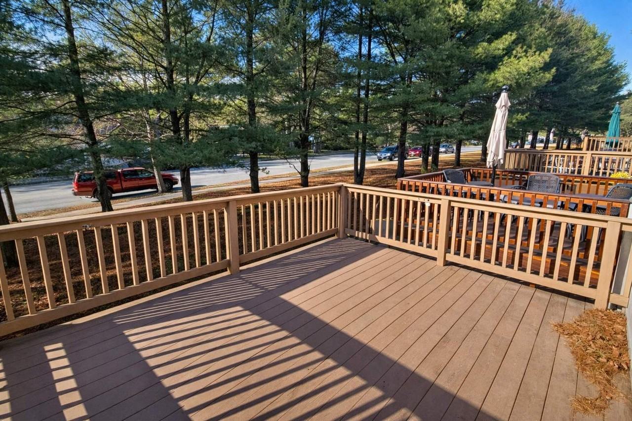 43 Bank Spring Ct - Photo 4 of 18