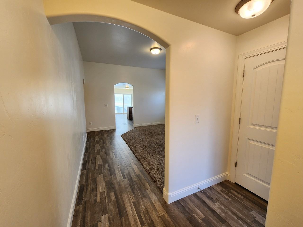 1825 N Roy Dr - Photo 2 of 15