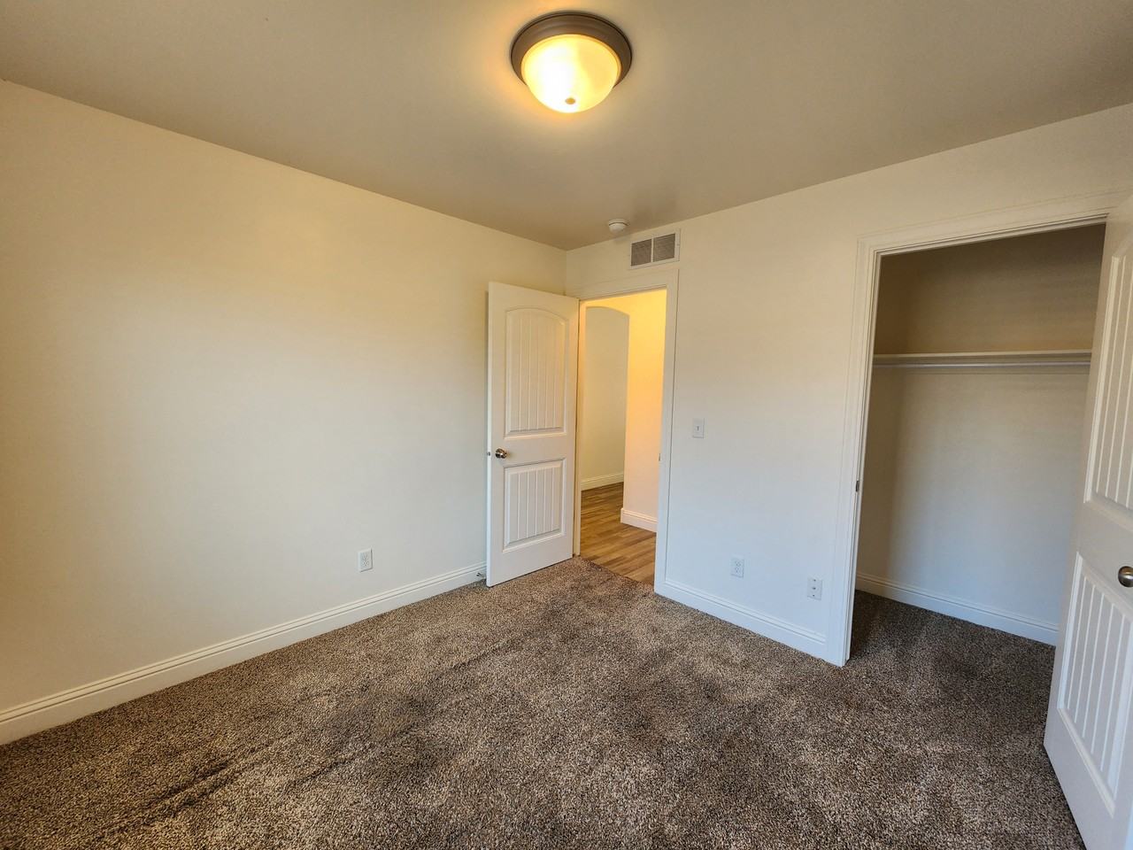 1825 N Roy Dr - Photo 3 of 15