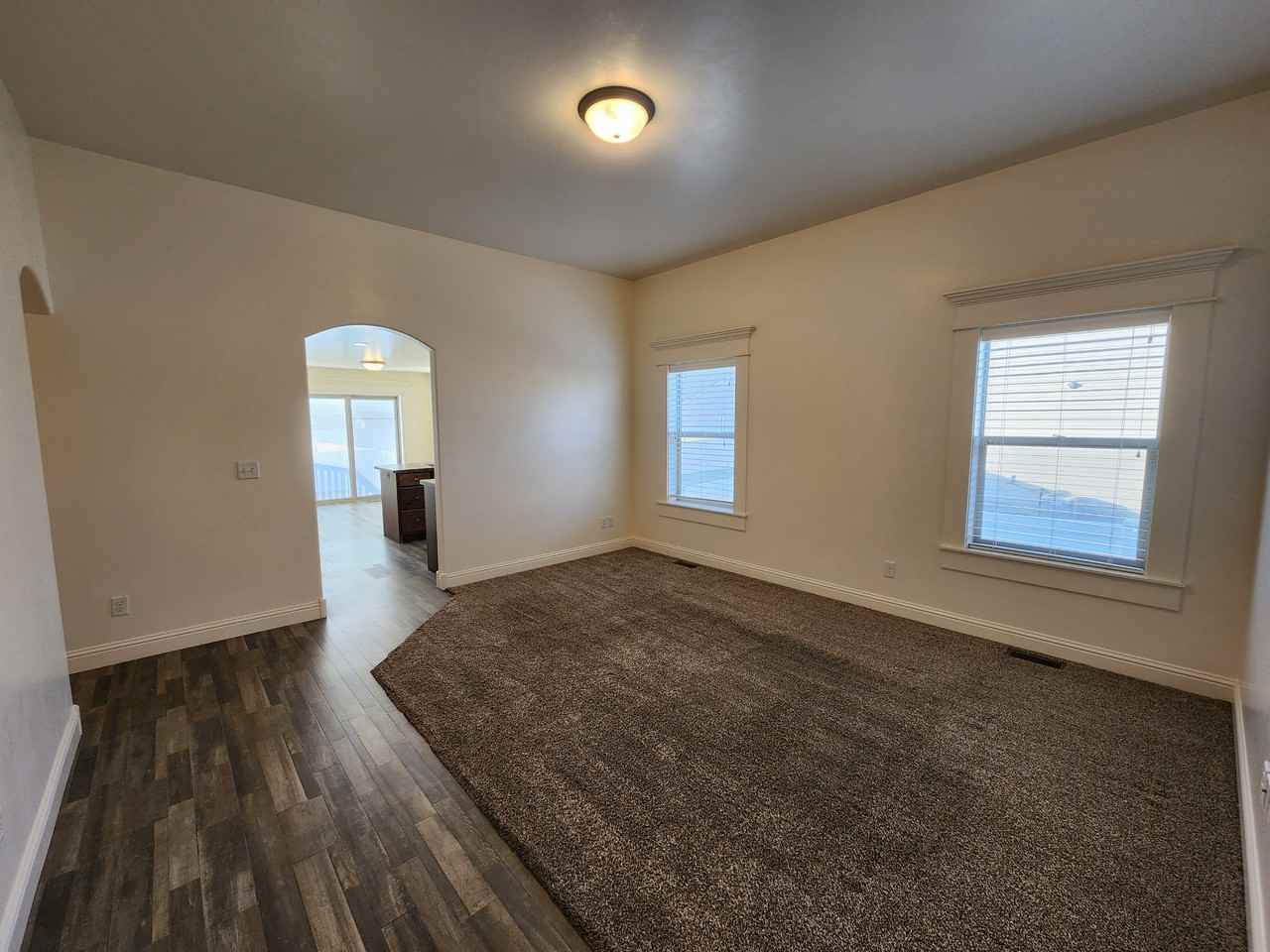 1825 N Roy Dr - Photo 4 of 15