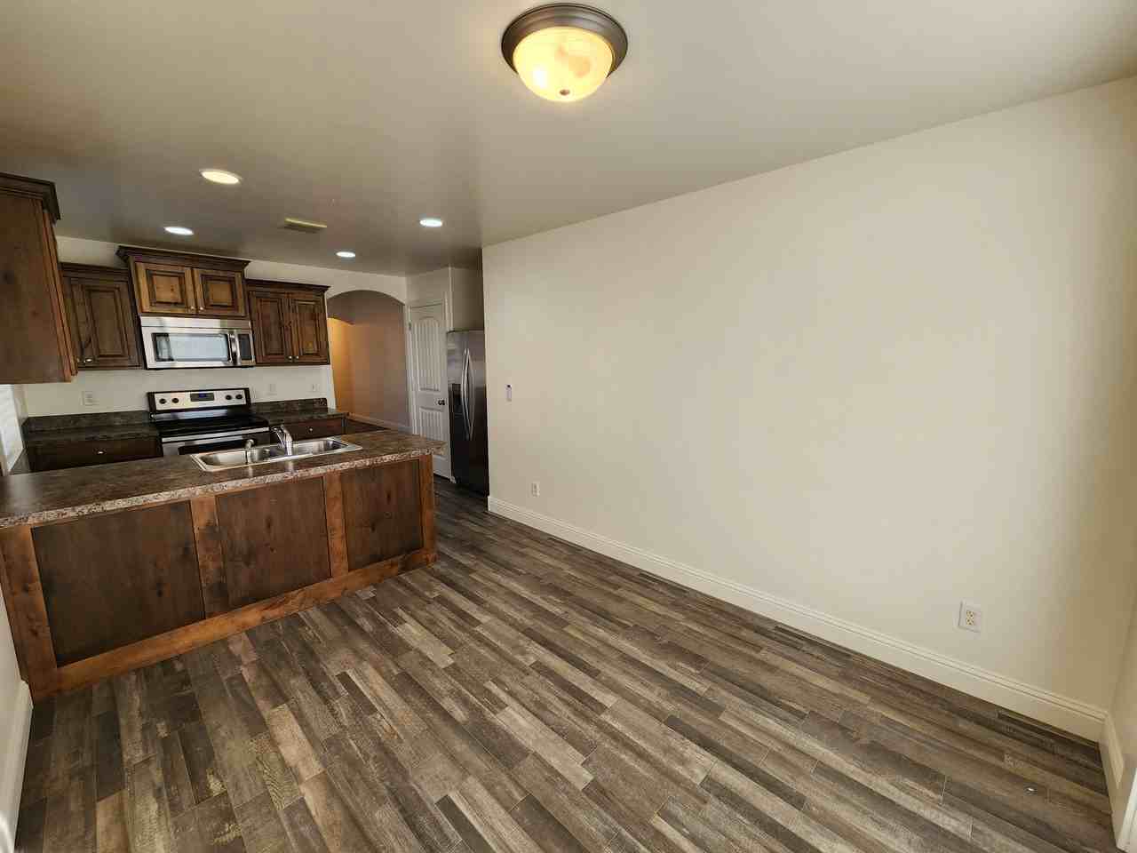 1825 N Roy Dr - Photo 7 of 15