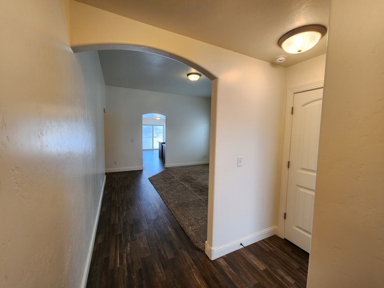 1801 N Roy Dr - Photo 2 of 15