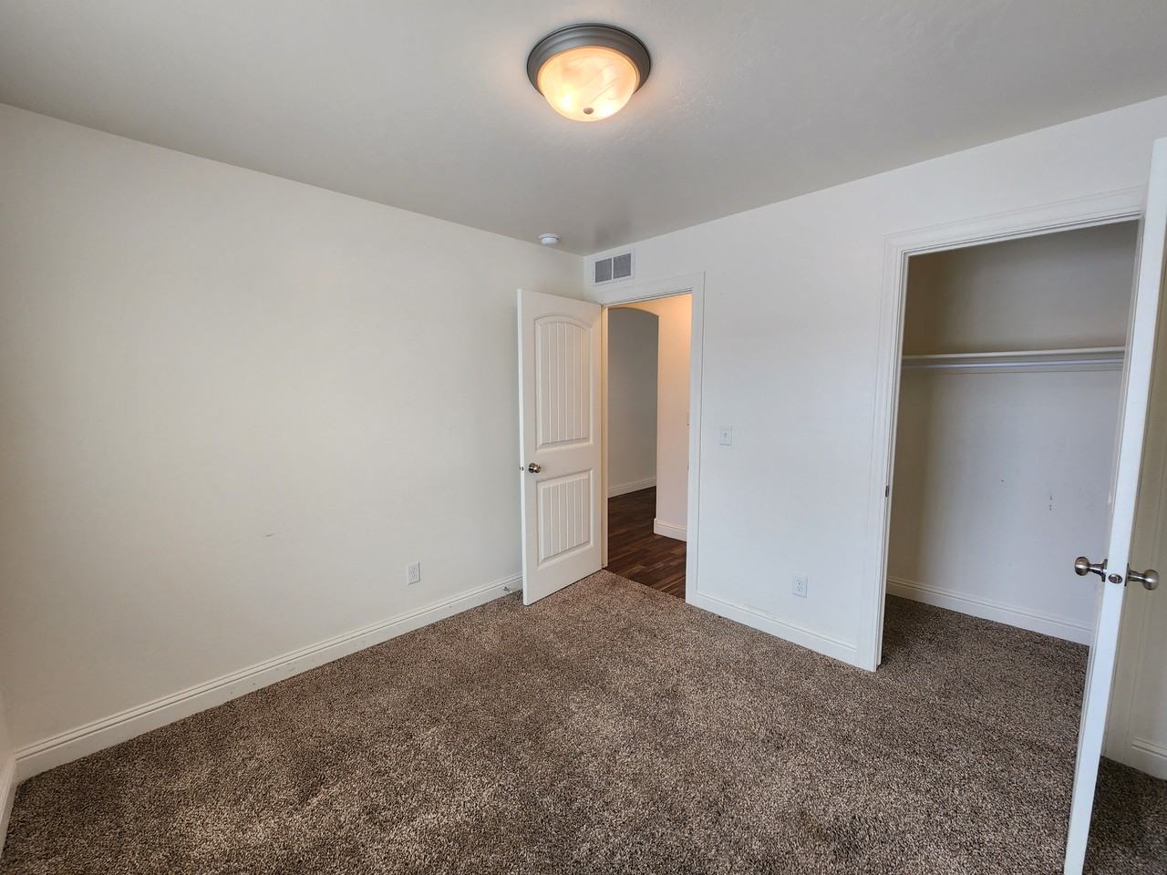 1801 N Roy Dr - Photo 3 of 15