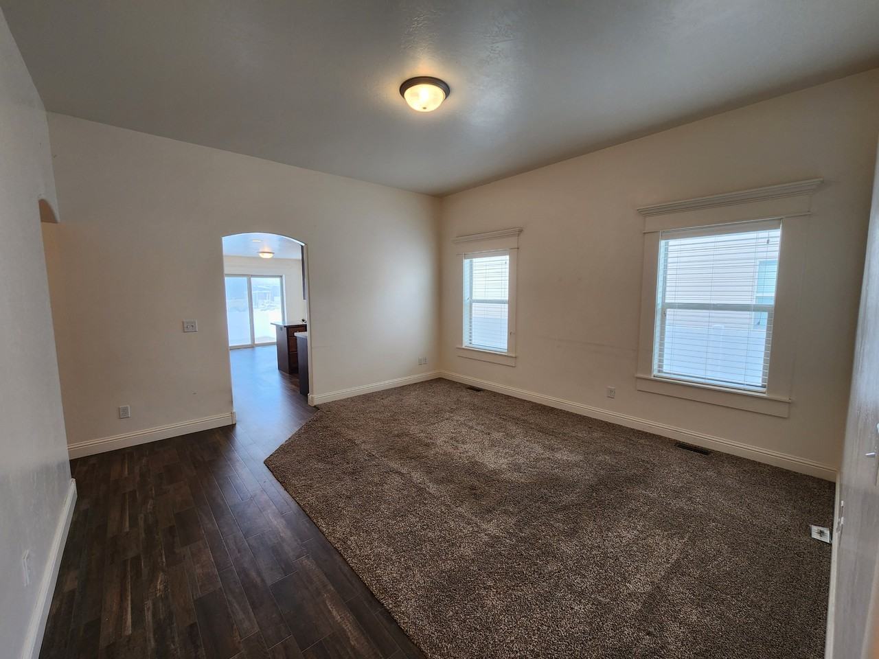 1801 N Roy Dr - Photo 4 of 15