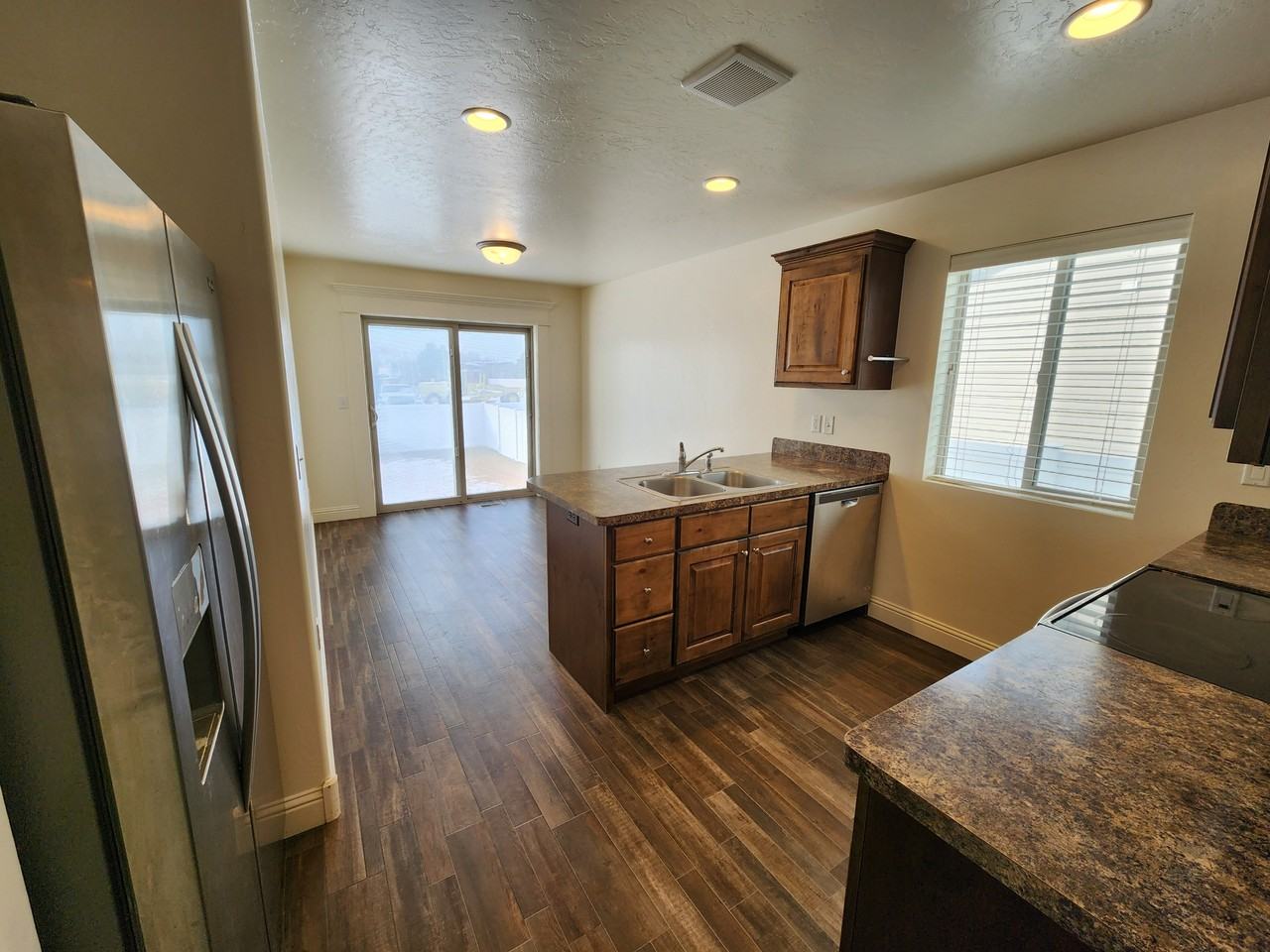 1801 N Roy Dr - Photo 6 of 15