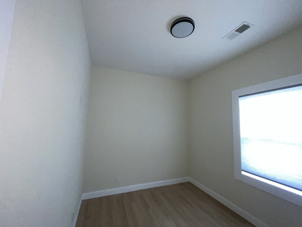 950 Galloway Ave - Photo 3 of 9