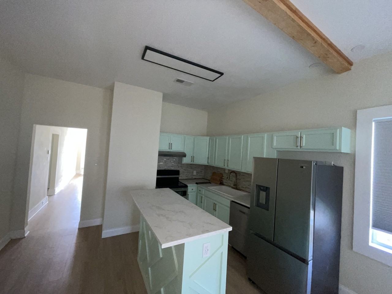 950 Galloway Ave - Photo 4 of 9