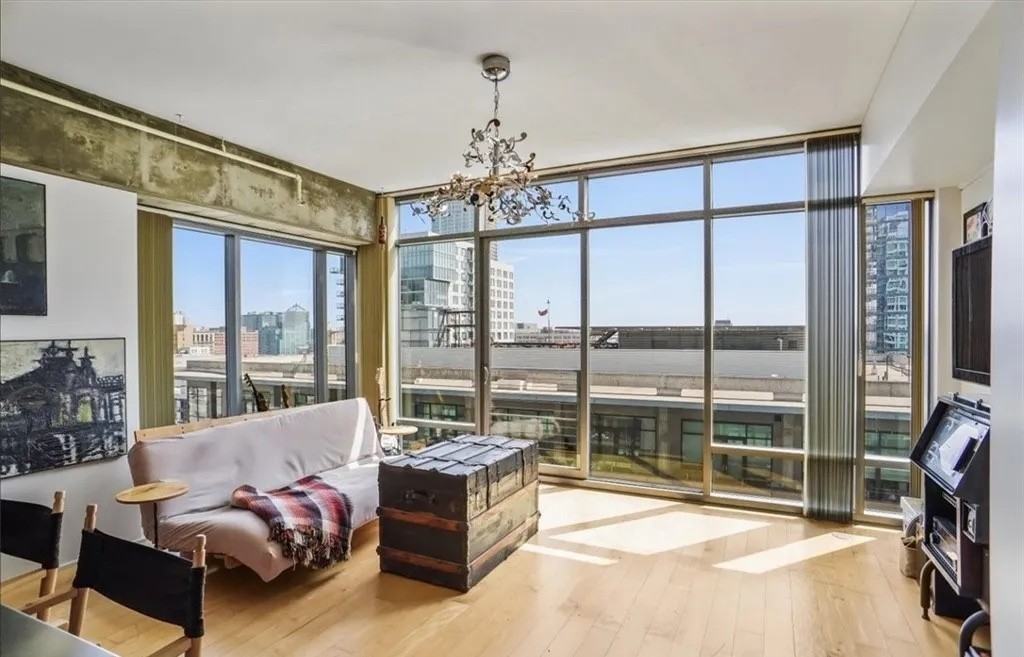 1100 S Hope St - Photo 3 of 14