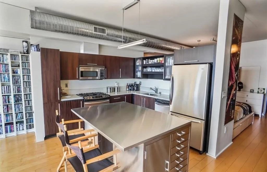 1100 S Hope St - Photo 5 of 14