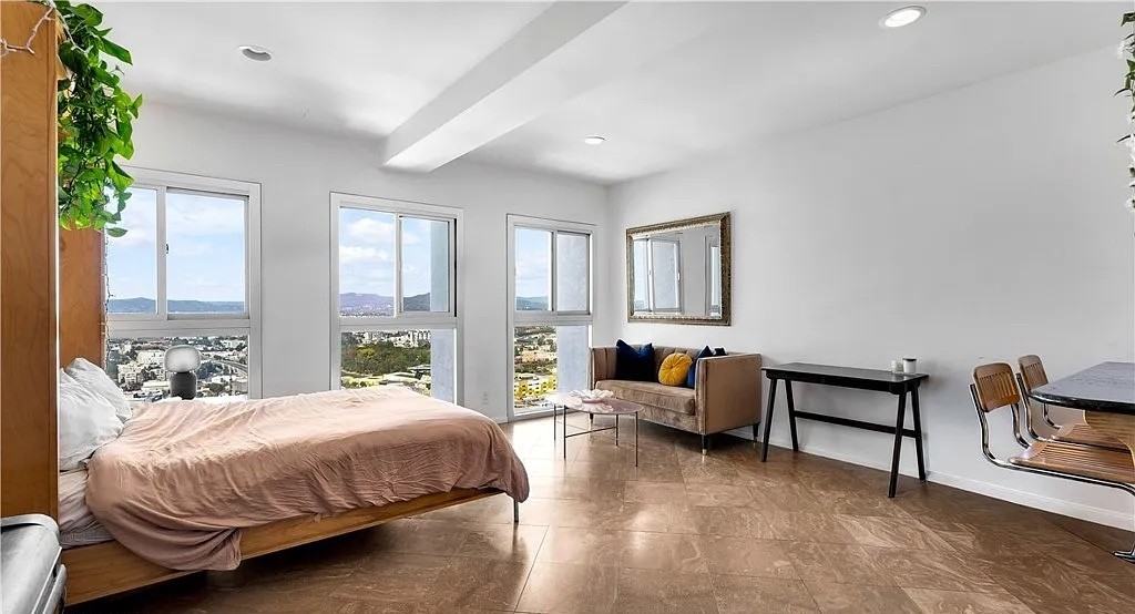 800 W 1St St - Photo 4 of 44