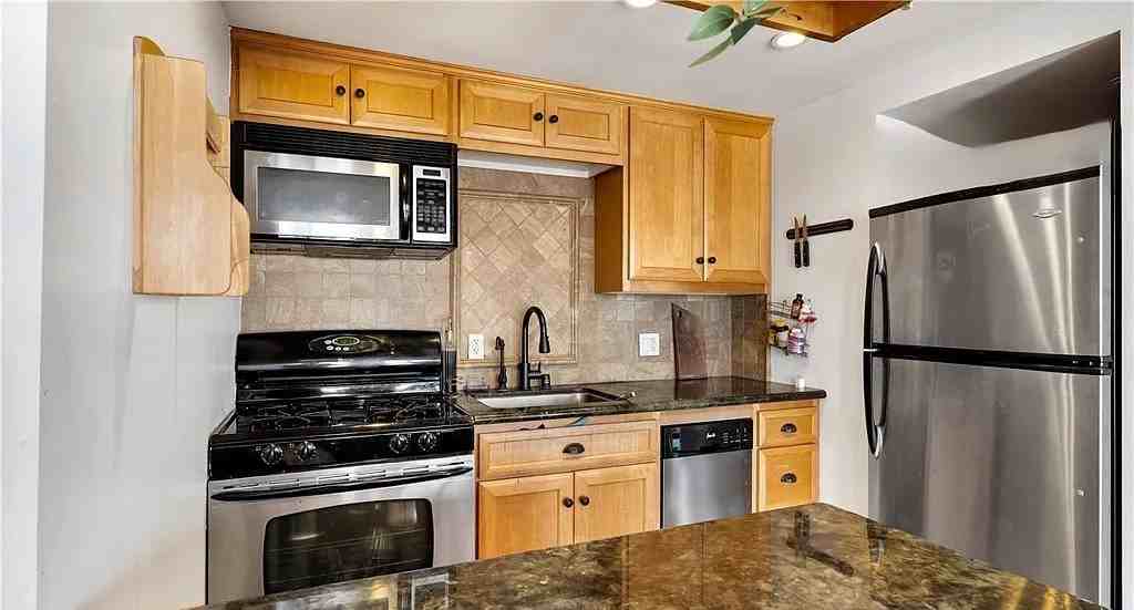 800 W 1St St - Photo 6 of 44