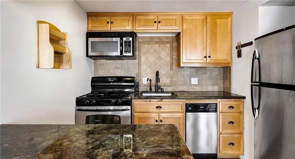 800 W 1St St - Photo 7 of 44