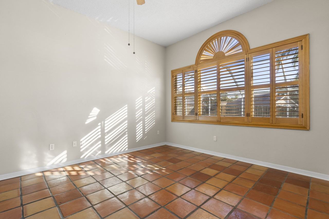 10253 Oasis Palm Dr - Photo 4 of 24