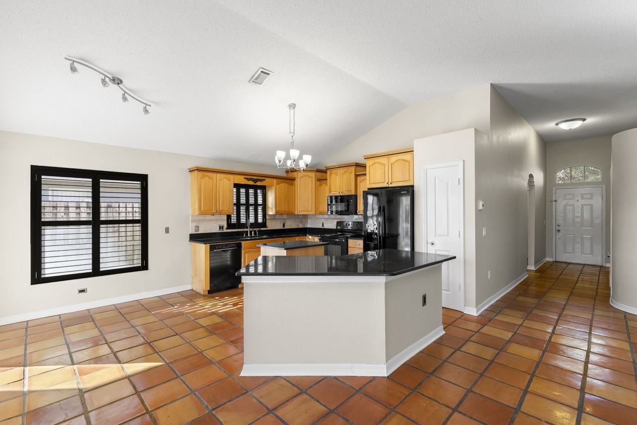 10253 Oasis Palm Dr - Photo 6 of 24