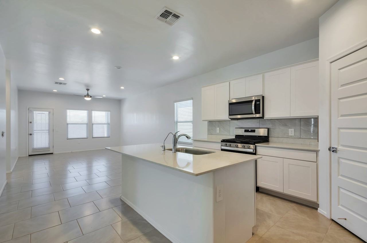 3559 N Kellen Canyon Ct - Photo 3 of 25