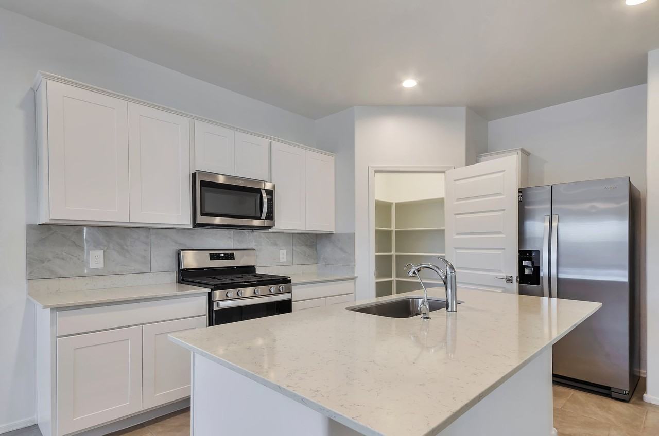 3559 N Kellen Canyon Ct - Photo 5 of 25