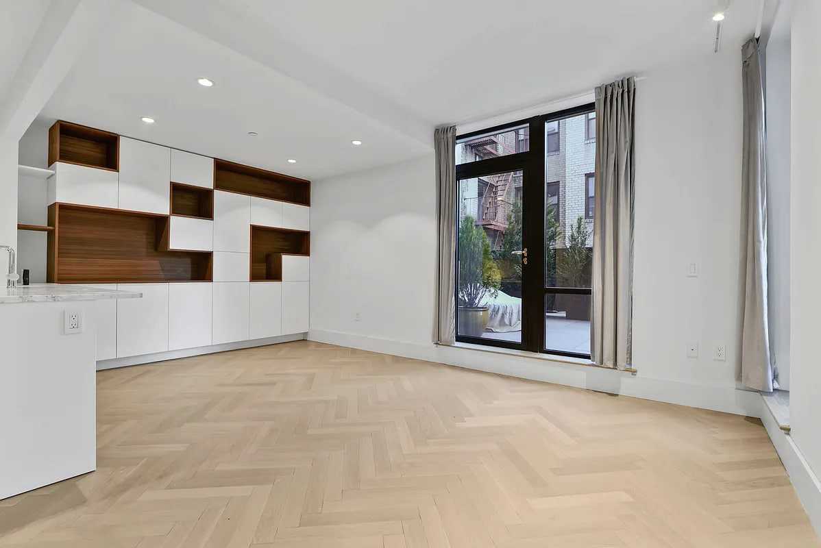 100 Avenue A - Photo 5 of 5