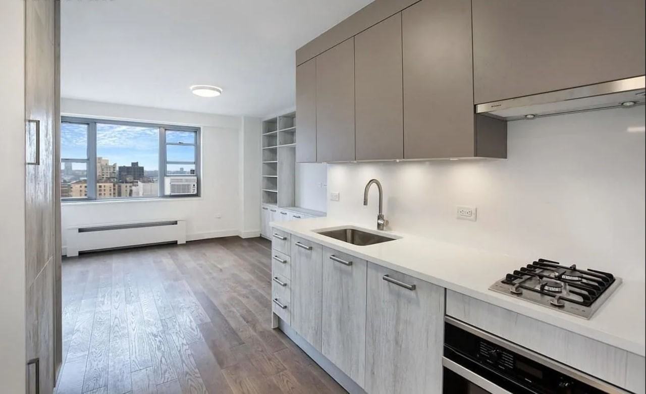 100 W 93Rd St - Photo 3 of 6