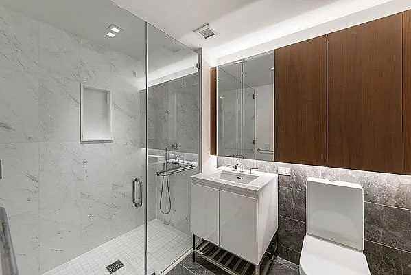 196 Orchard St - Photo 4 of 4